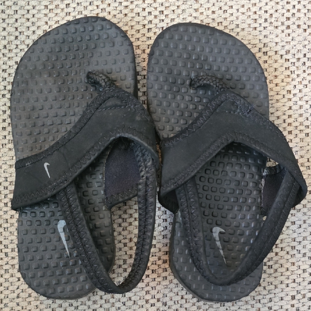 Nike Black Kids' Sandal Flip-Flops with Back Strap